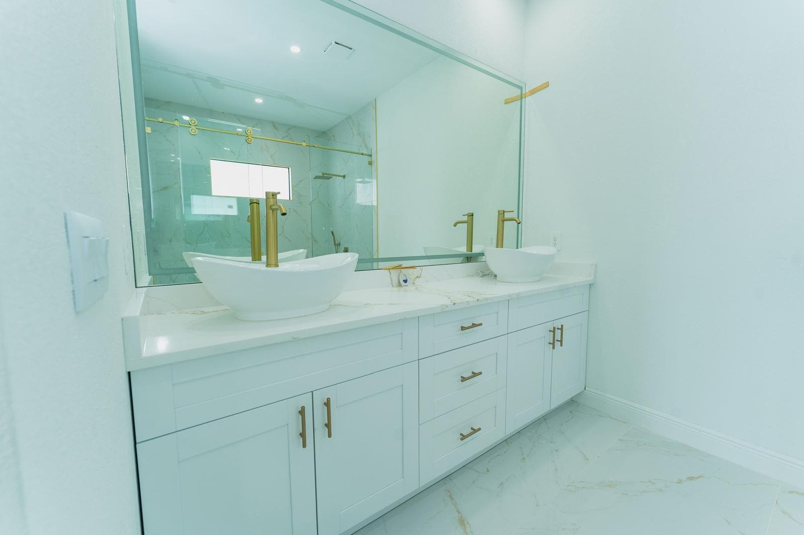 Master Bathroom, Double Vanity