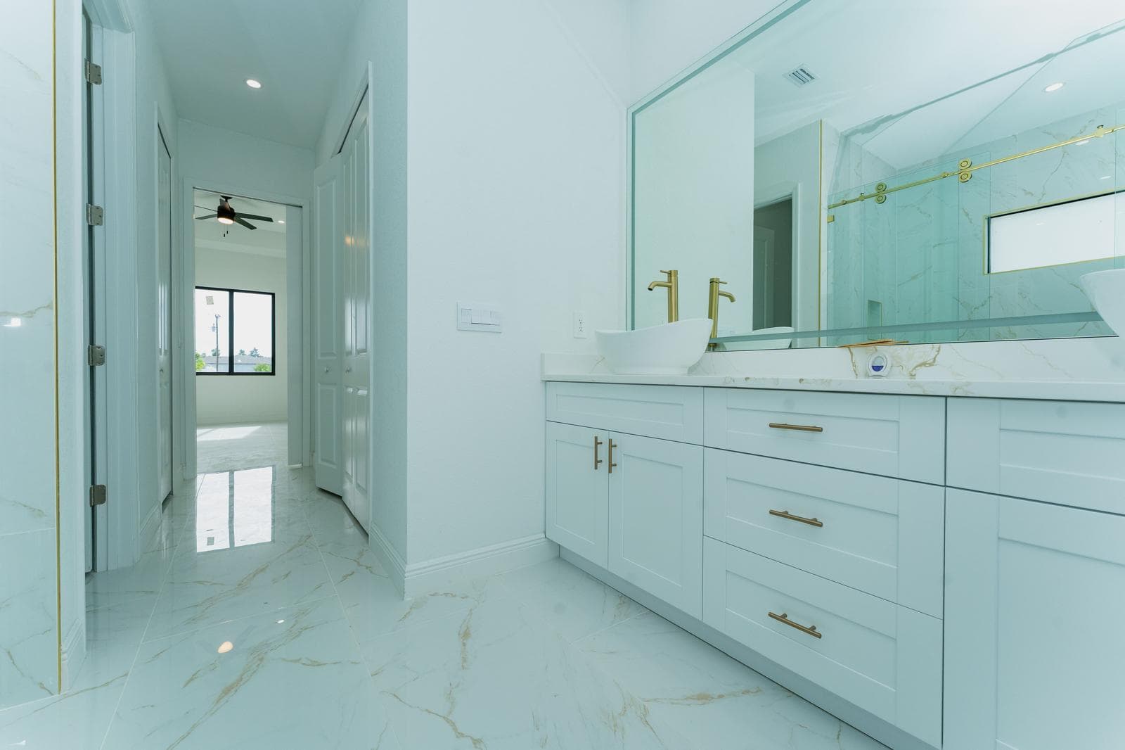 Master Bathroom, Vanity